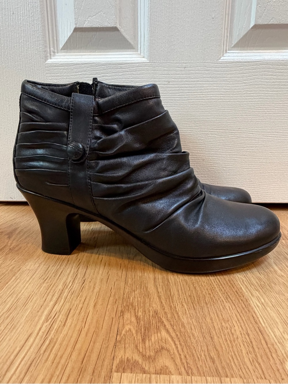 Dansko Buffy Black Leather Block Heel Slouch/Ruched Ankle Boots Size 42 (11.5)